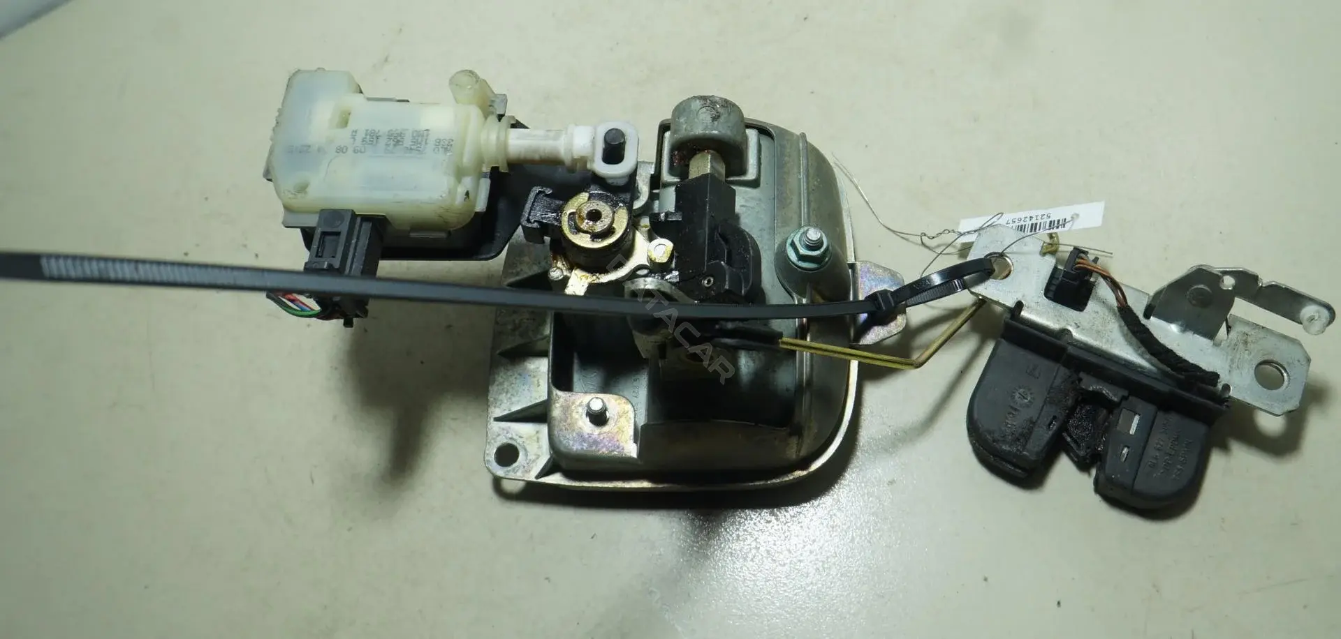 Ручка крышки багажника 6L6827505A