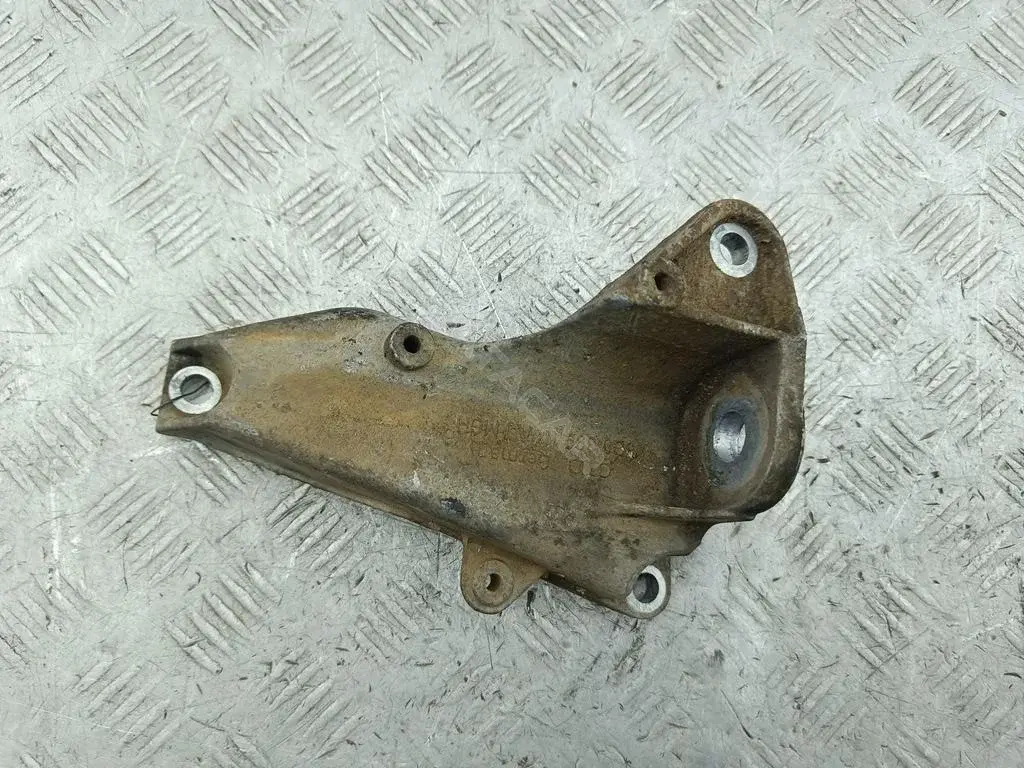 Подушка КПП 8D0399114AJ