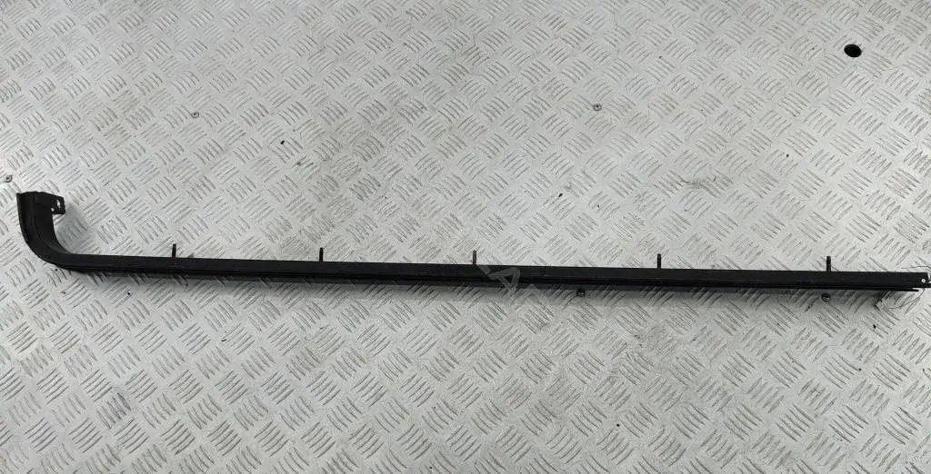 Направляющая сдвижной двери 1C15V25004AK