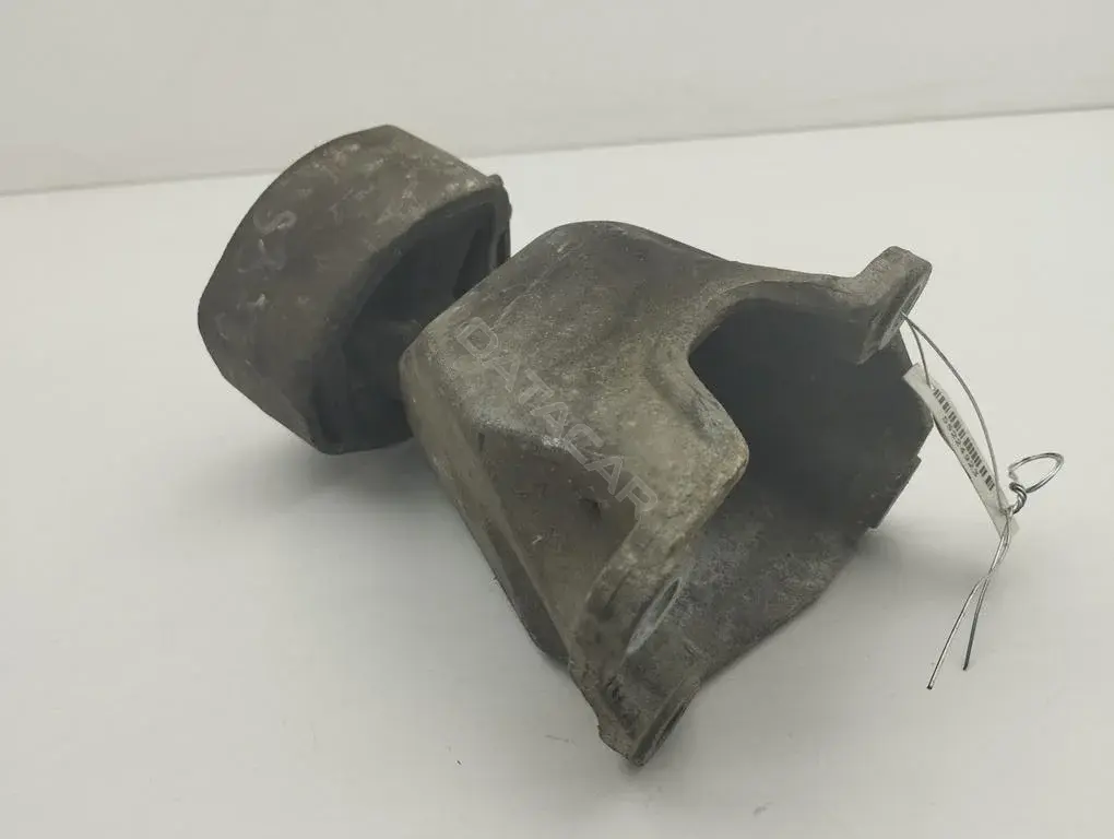 Подушка КПП 8D0399113AB