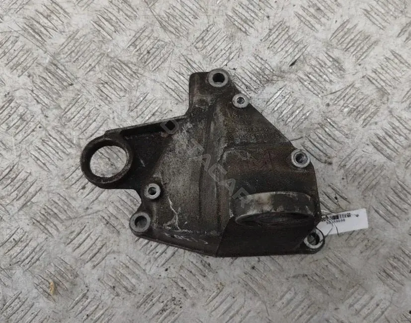 Подушка КПП 8D0399114S
