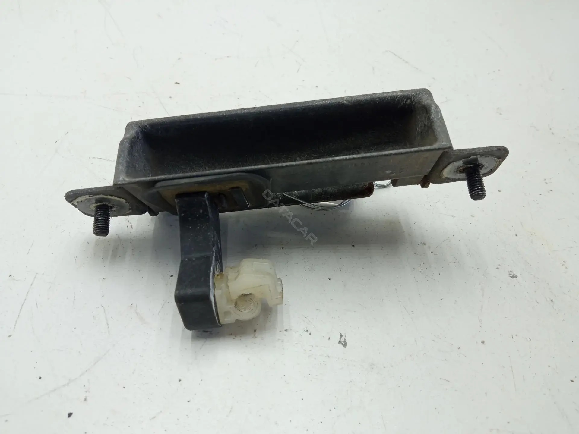 Ручка крышки багажника D350-62-410B