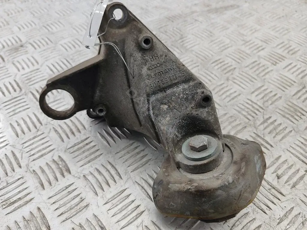 Подушка КПП 8D0399114S