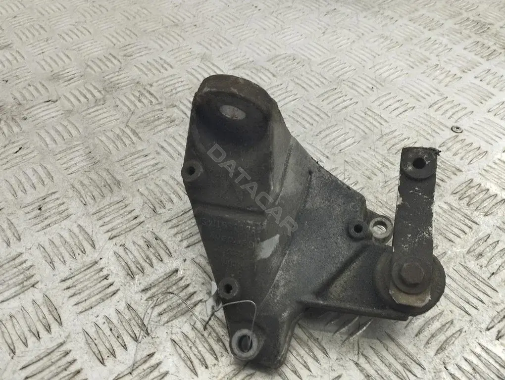 Подушка КПП 8D0399114S