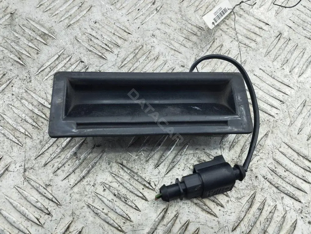 Ручка крышки багажника 1J0827566