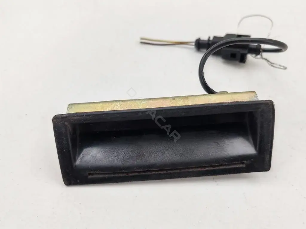 Ручка крышки багажника 1J0827566F