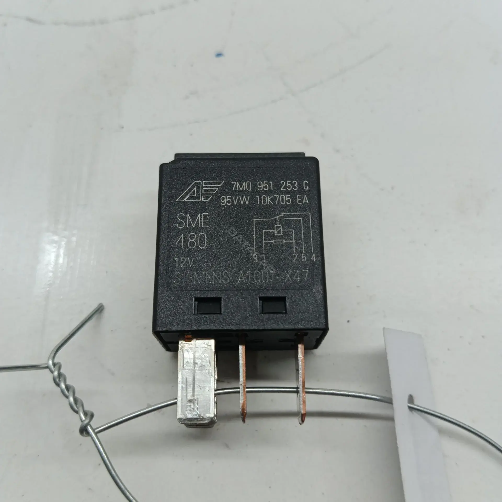 Многофункциональное реле 7MO951253C