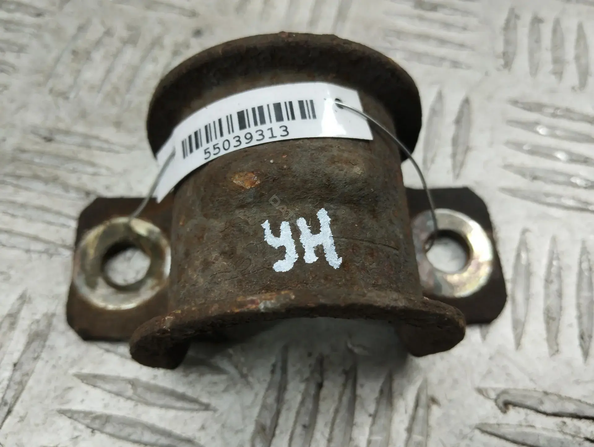 Скоба стабилизатора 98AG5B484BB