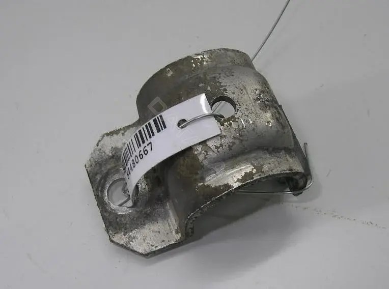 Скоба стабилизатора 1093663