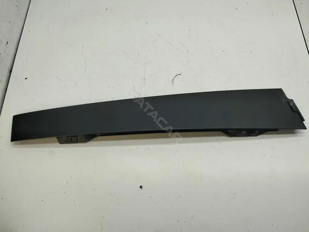 Накладка двери 1T0837889