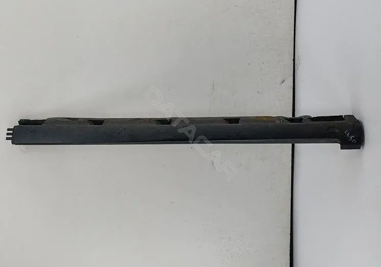 Накладка на порог 3C085385B