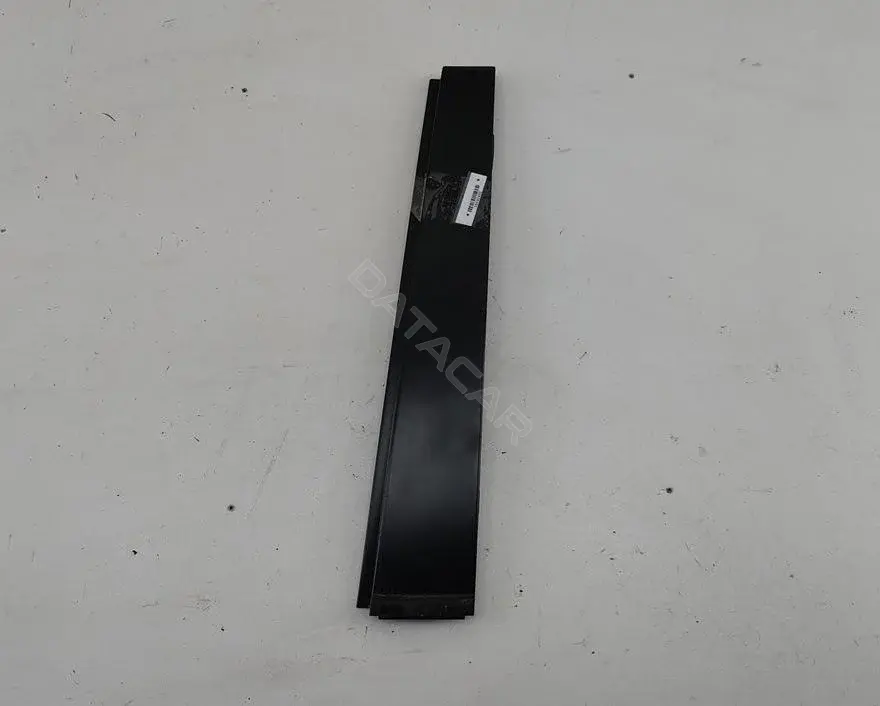 Накладка двери 1T0839889