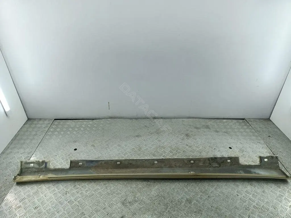Накладка на порог A2126900740