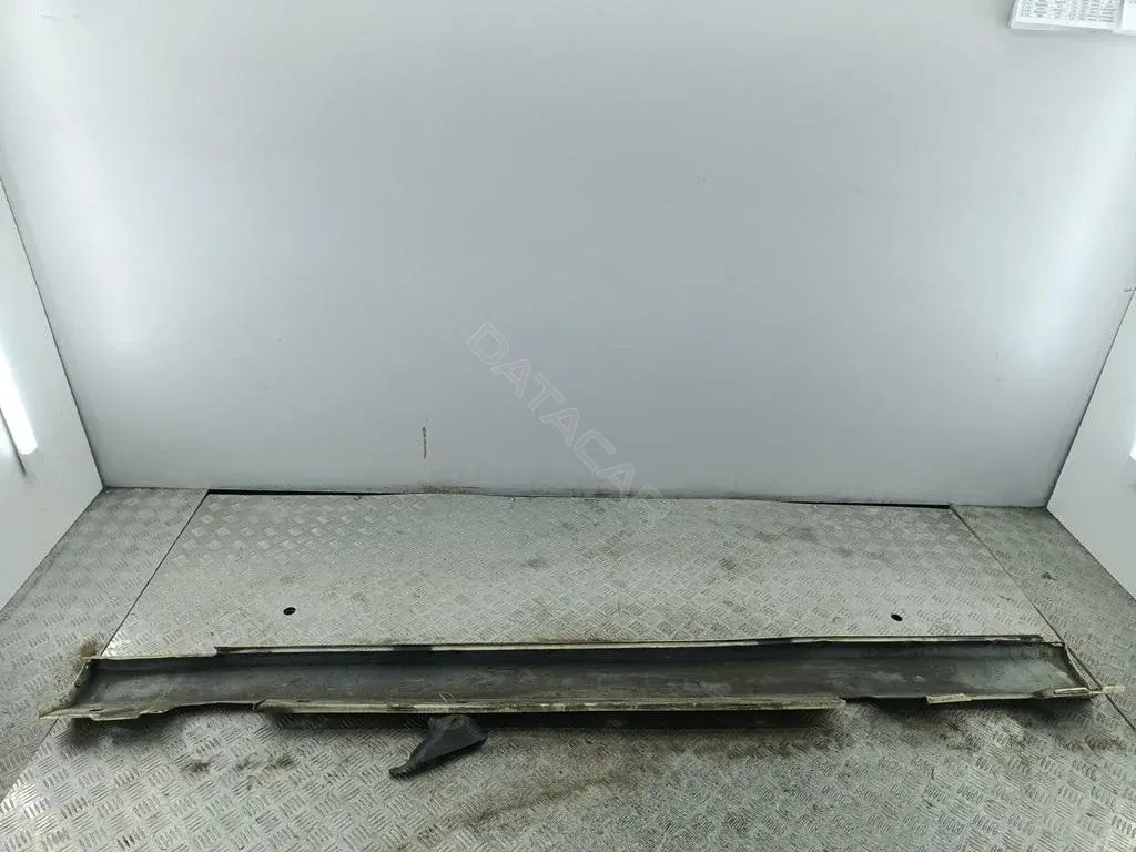 Накладка на порог A2126900840