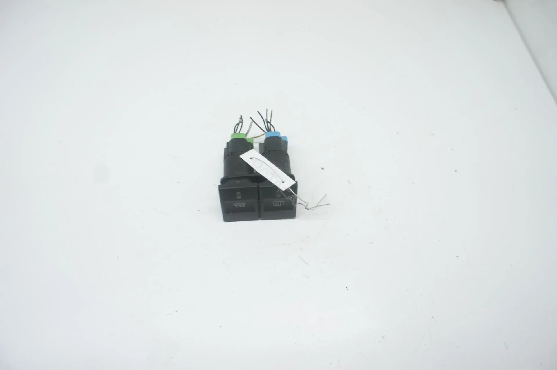 Кнопка обогрева стекла 1S7T18K574AA