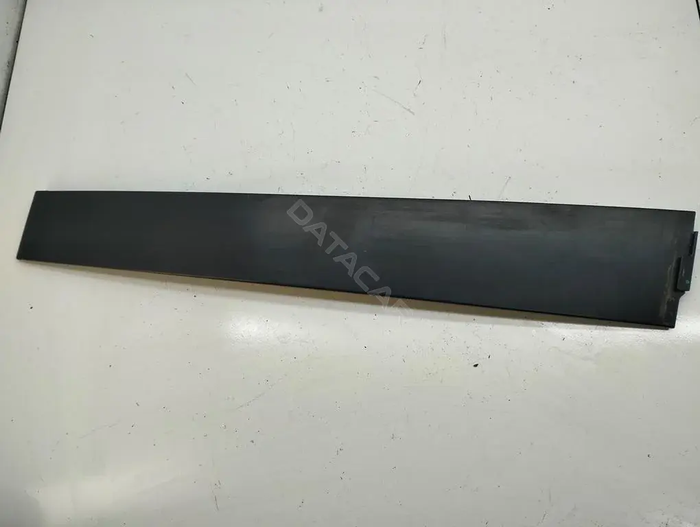 Накладка двери 1T0837890