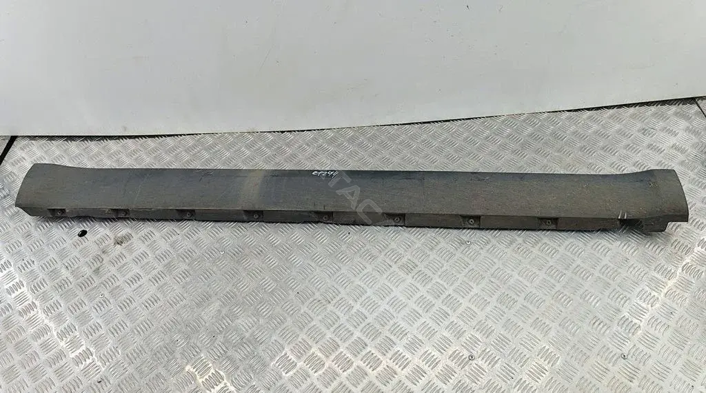 Накладка на порог 5L0853856A