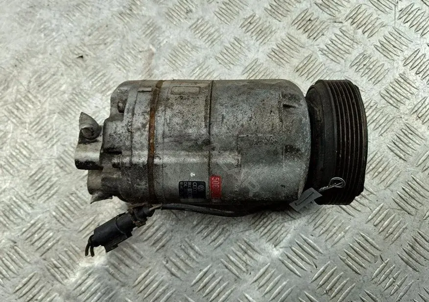 Компрессор кондиционера 1J0820803G