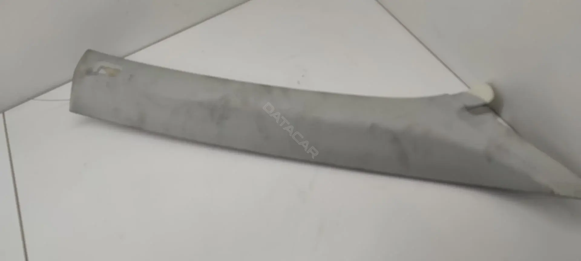 Обшивка стойки передней 8U0867234