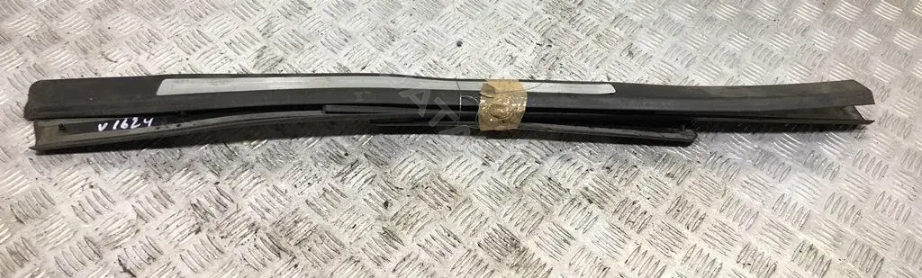 Накладка на порог 8P4853492G