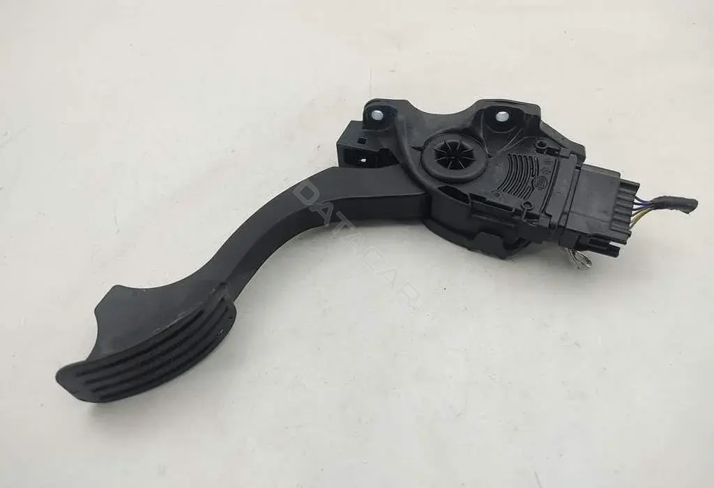 Педаль газа 6G929F836RC