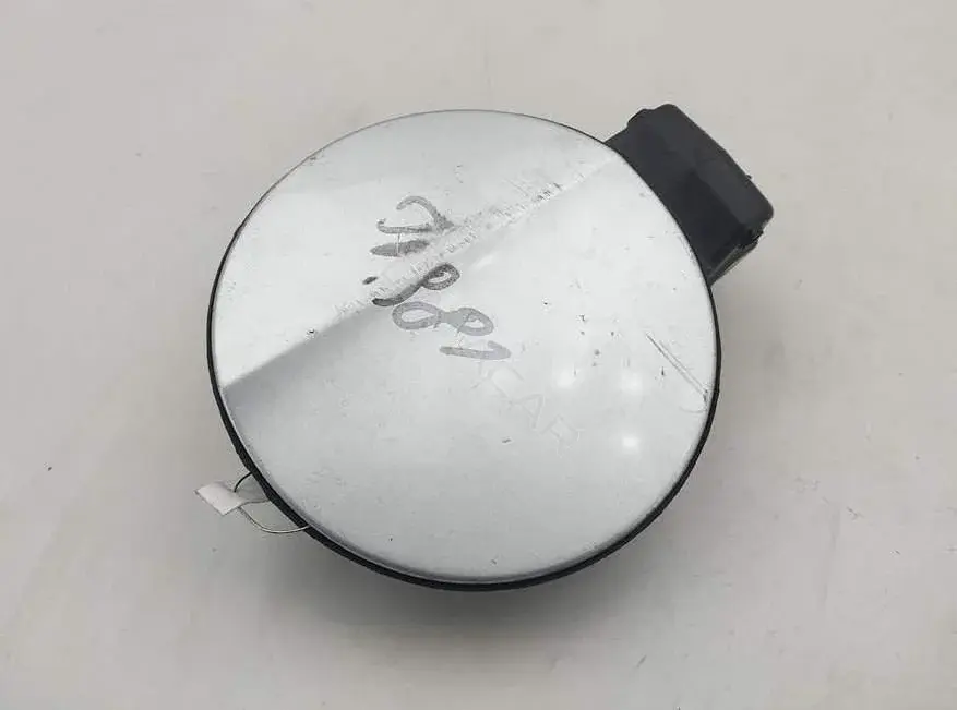 Крышка лючка топливного бака 3C001050R