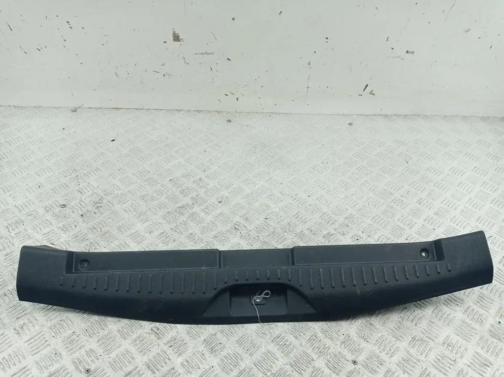 Накладка двери AV11R40352ABW