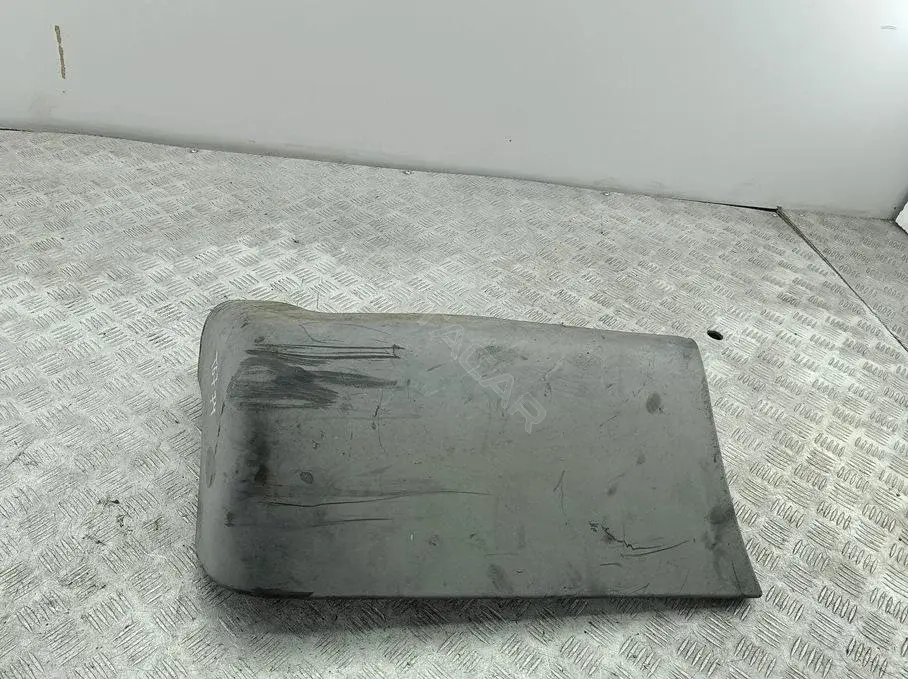 Клык бампера yc1517927aew