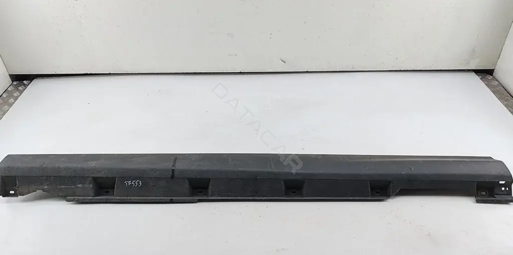 Накладка на порог BM51A10155A