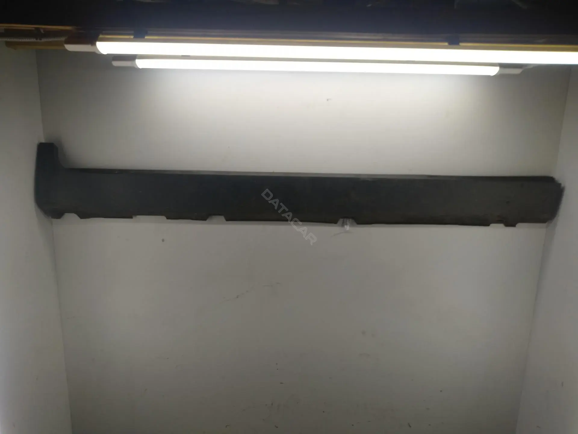 Накладка на порог 8V41S10154AC