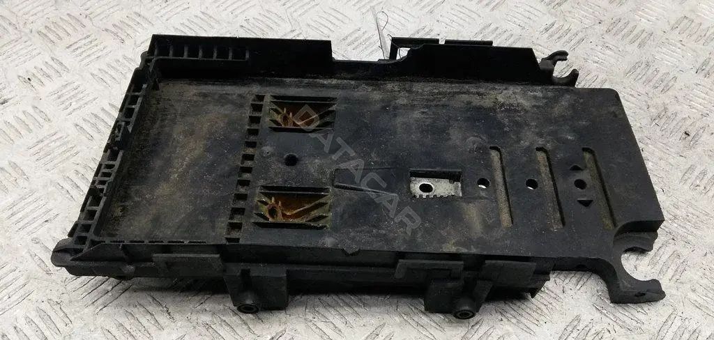 Полка аккумулятора (площадка АКБ) 1484324 / 6G91-10723-AF