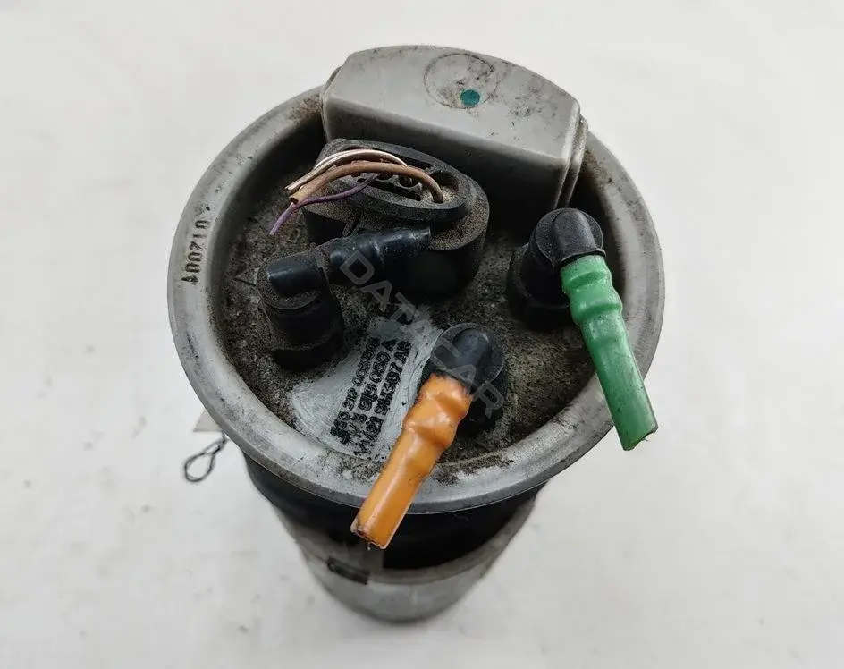 Топливный насос 7M3919050A