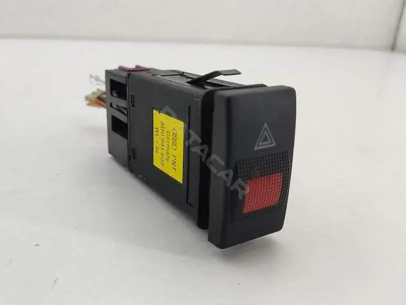 Кнопка аварийки 8D0941509