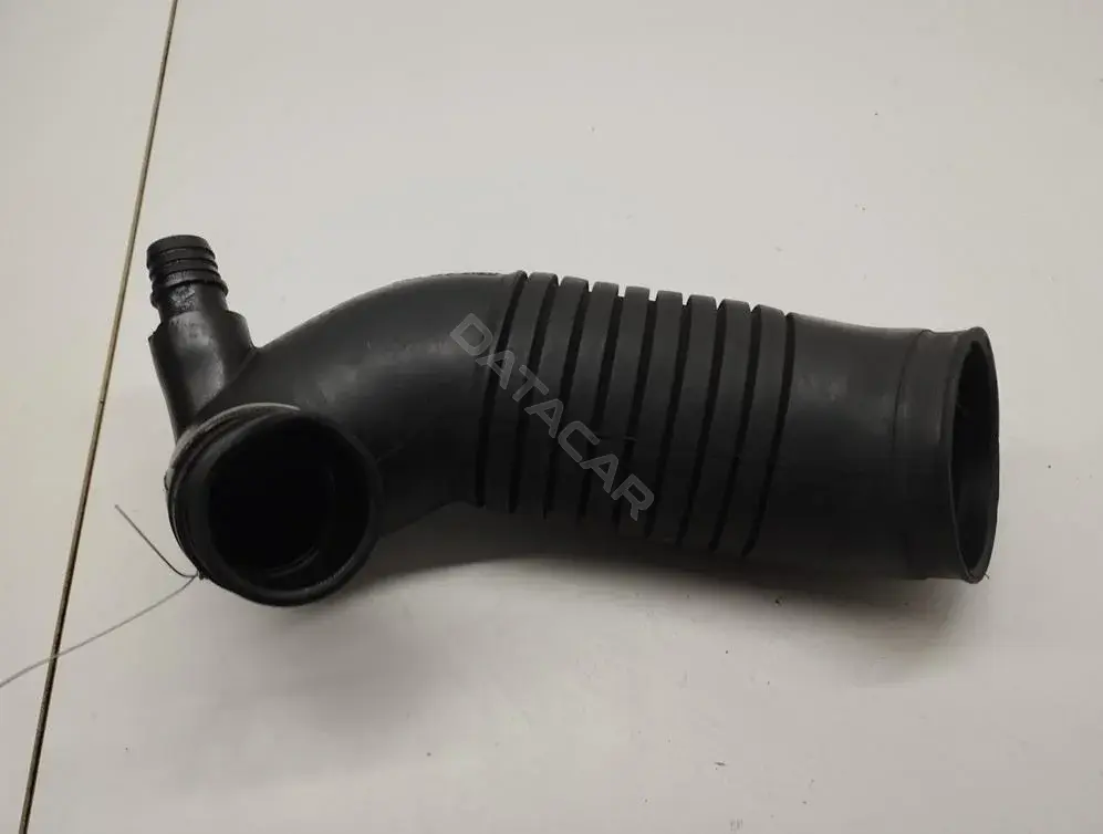 Патрубок воздушный 8D0129615K
