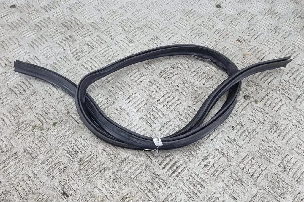Уплотнитель двери 3c0823723