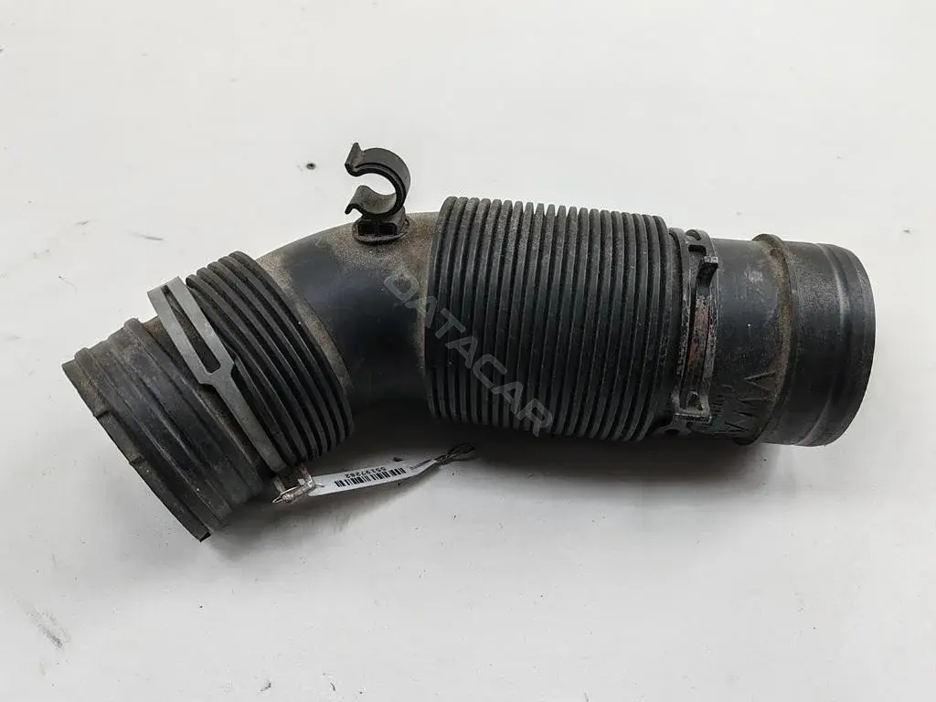 Патрубок воздушный 7L8129684