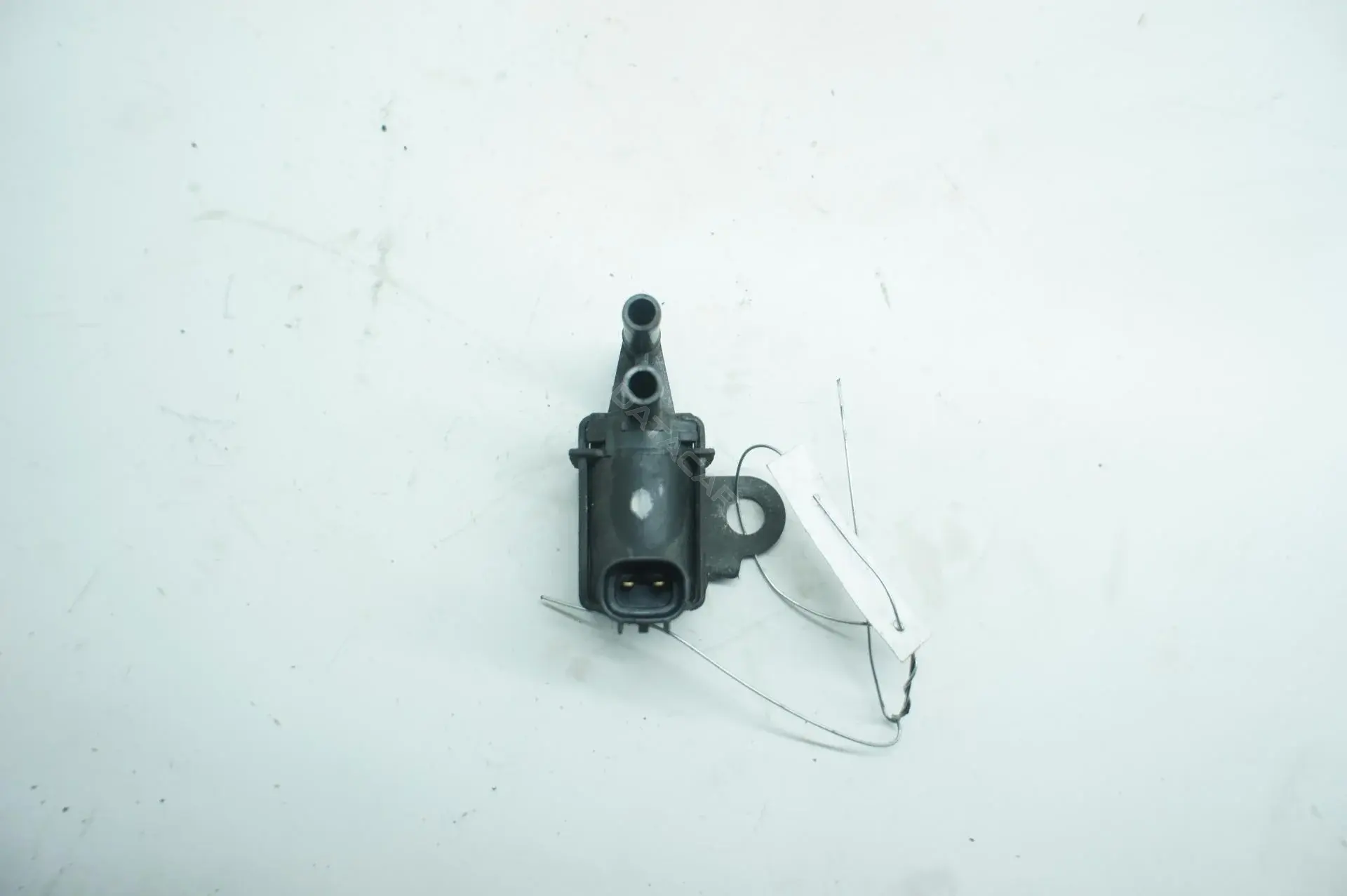 Клапан воздушный 2S619C915AB