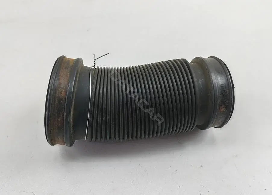 Патрубок воздушный 8D0129627