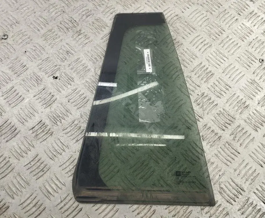 Форточка задняя правая 55458321
