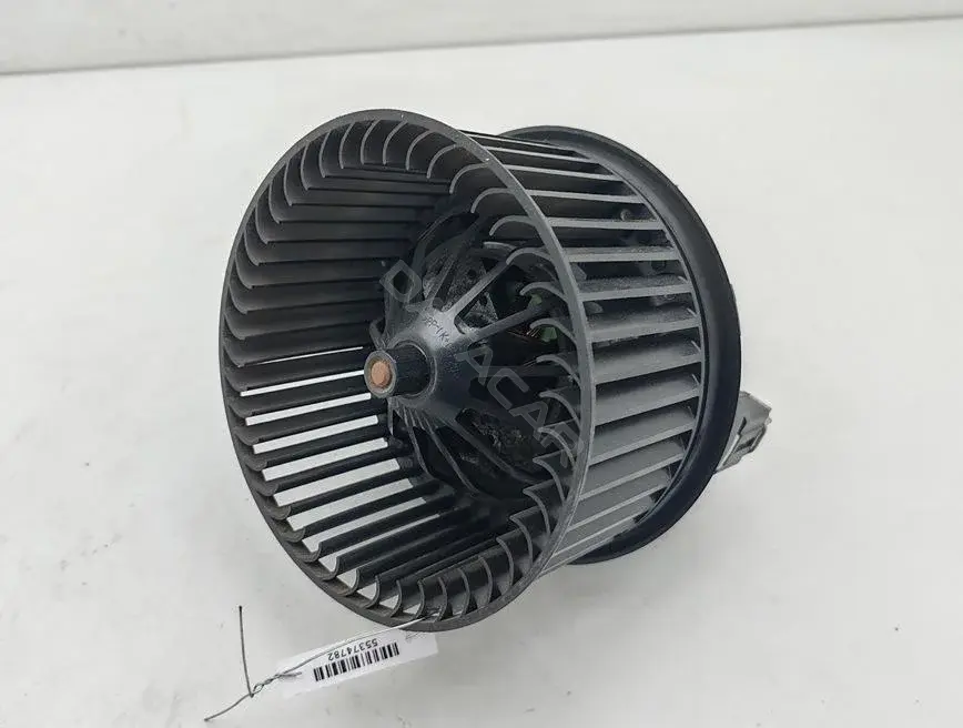 Моторчик печки 3M5H18456AD