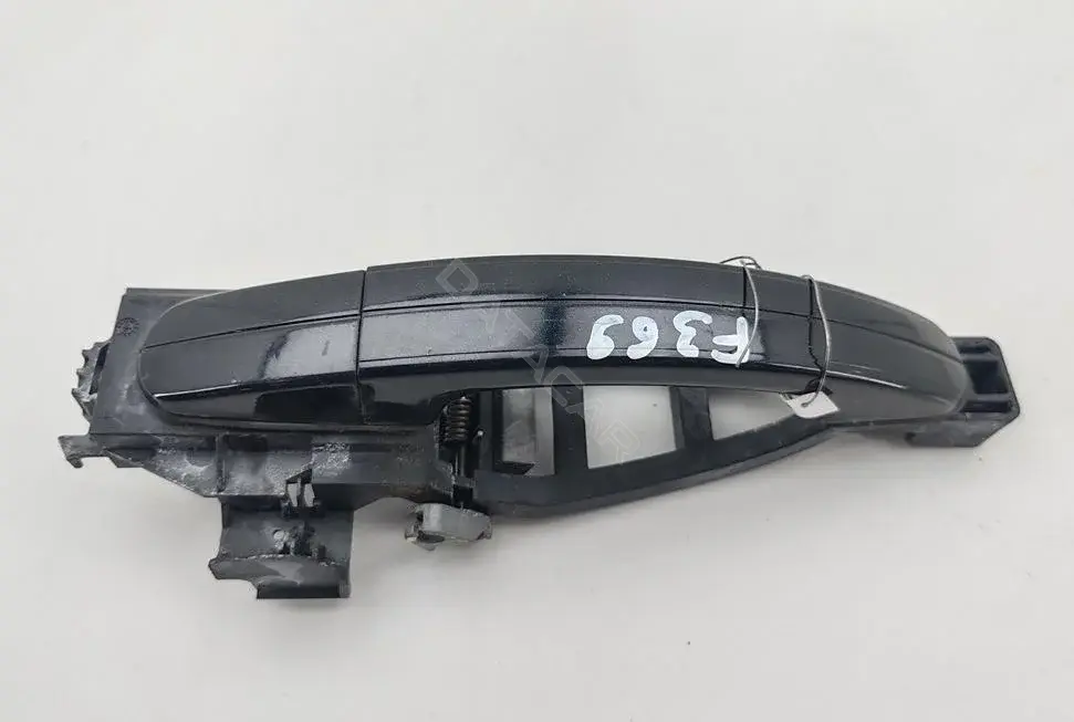 Ручка двери 3M51R224A37AE