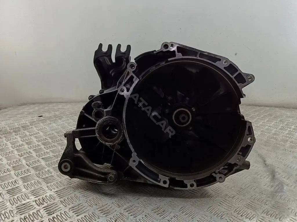 Механическая коробка передач (МКПП) 6M5R7002VC