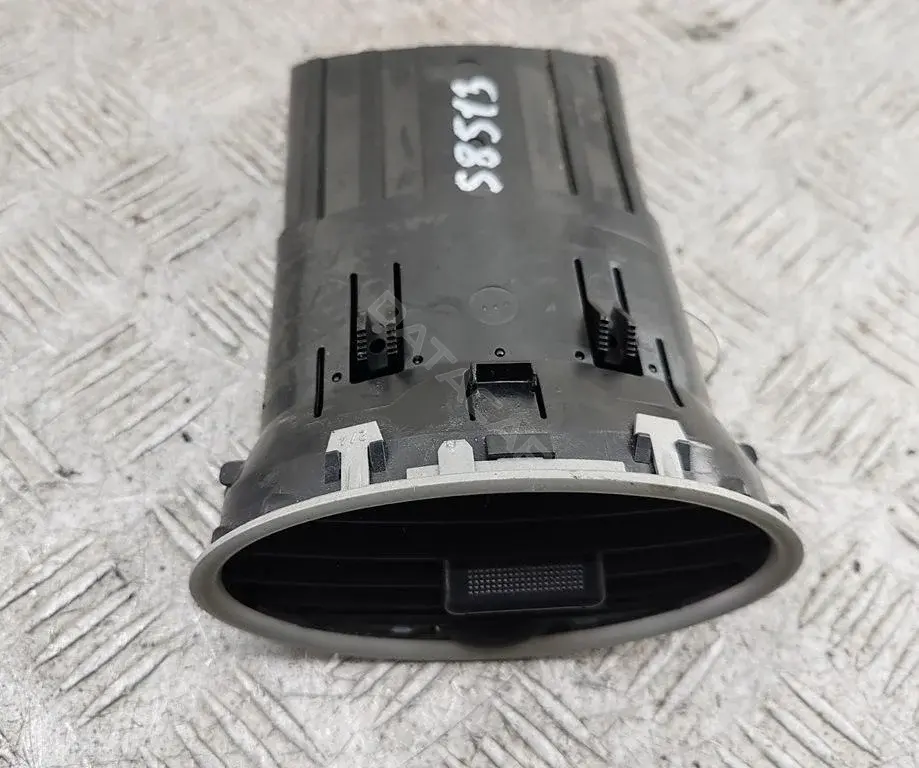 Дефлектор обдува салона 4M51A014L21AD