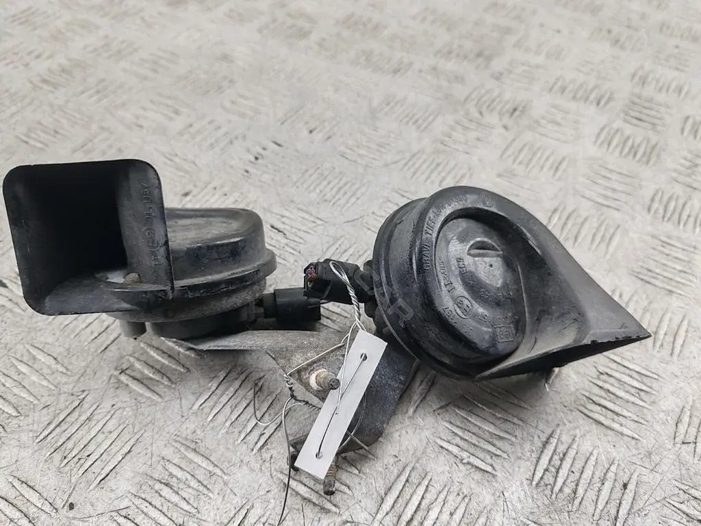 Звуковой сигнал 8379713