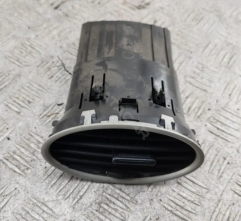 Дефлектор обдува салона 4M51A014L21AD