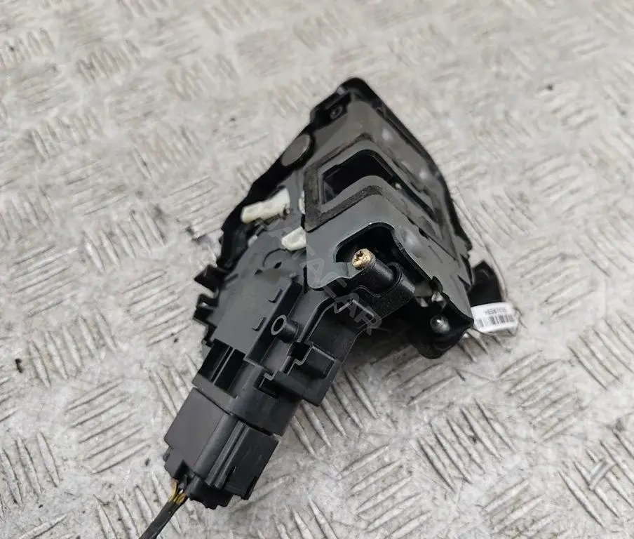 Замок двери 3M5AR812AK