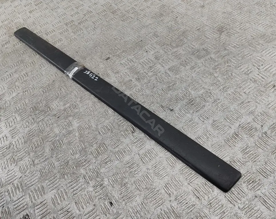 Молдинг двери 7M853506