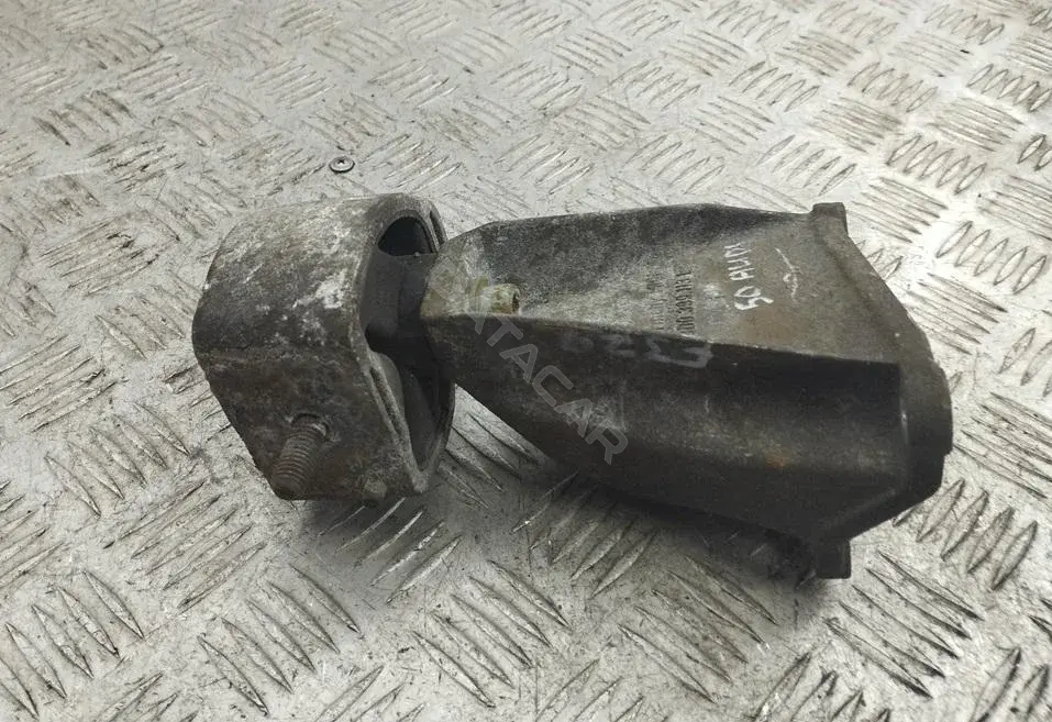 Подушка КПП 8D0399113L