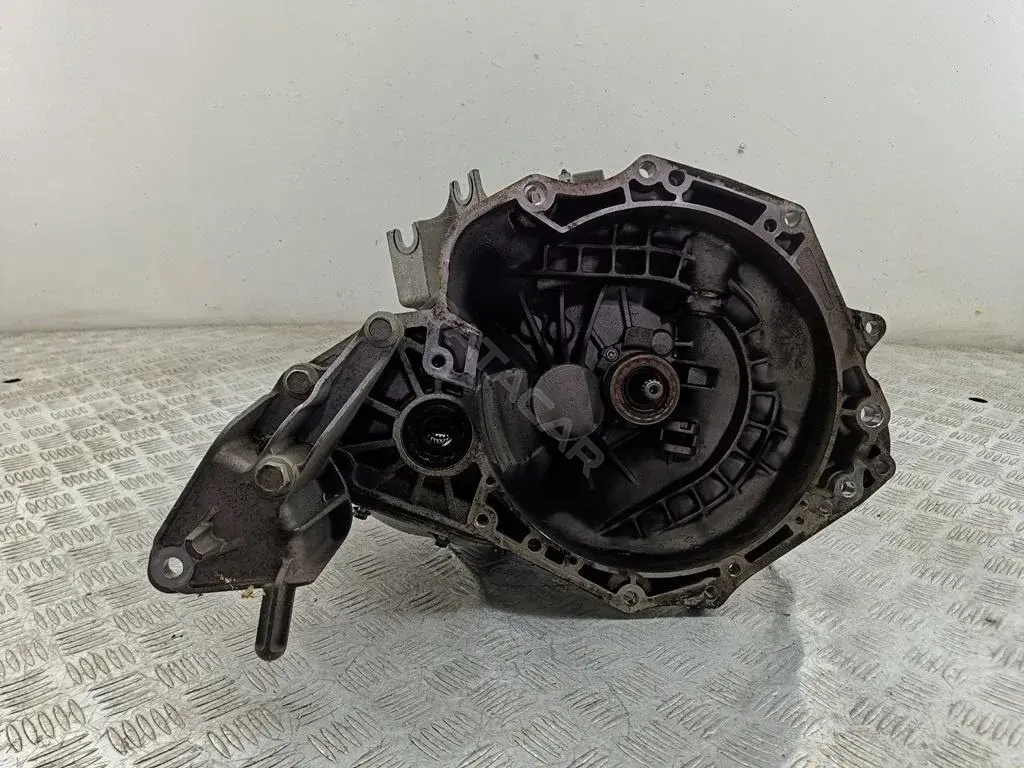 Механическая коробка передач (МКПП) XS419