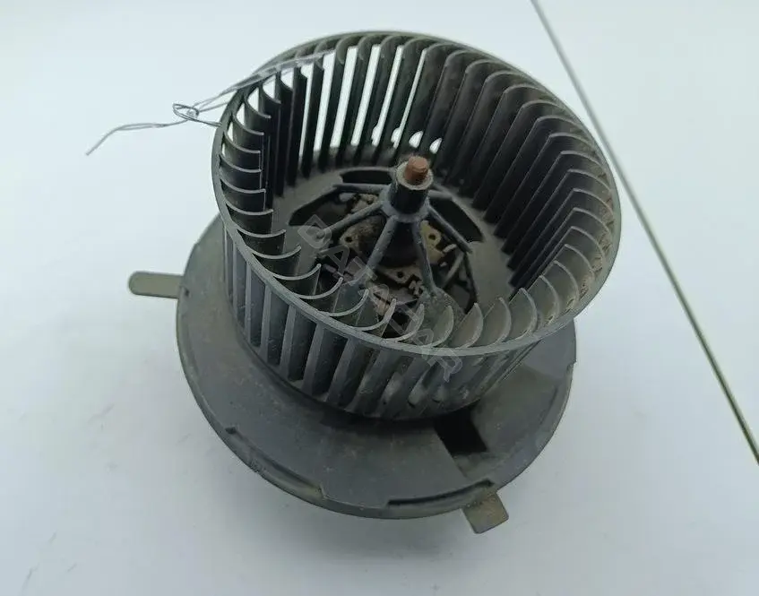 Моторчик печки 1K1819015